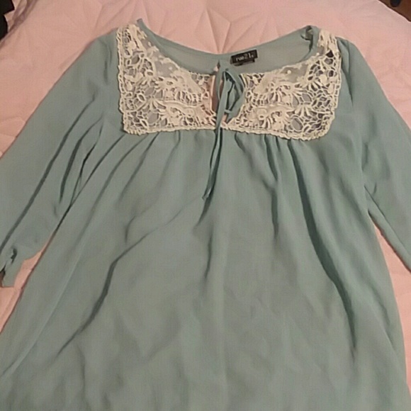 Blouse - Picture 2 of 2